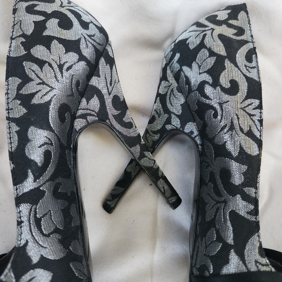 Gorgeous peep-toed heels - Picture 5 of 6